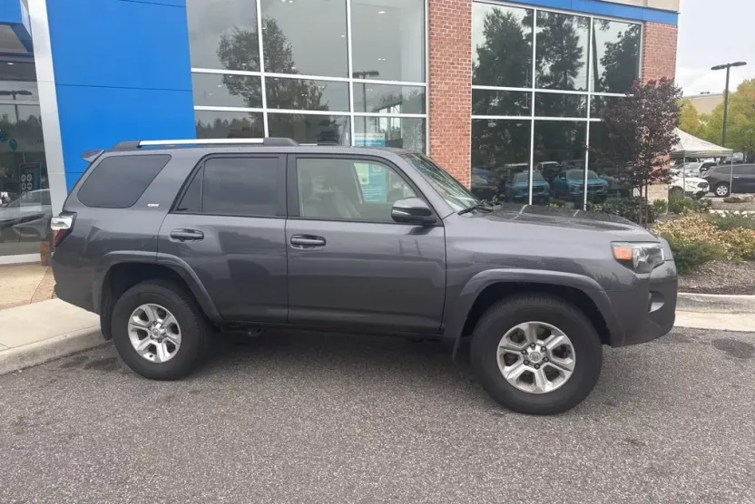2023 Toyota 4Runner SR5 Premium photo 1