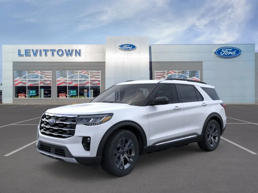 2025 Ford Explorer photo 1