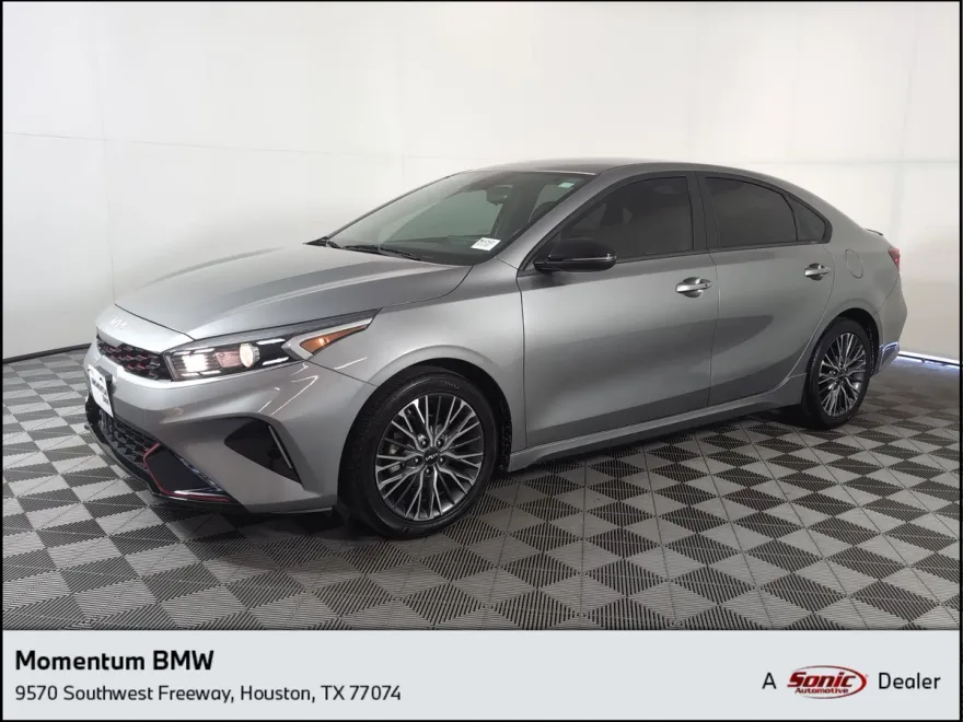 2022 Kia Forte GT-Line photo 1