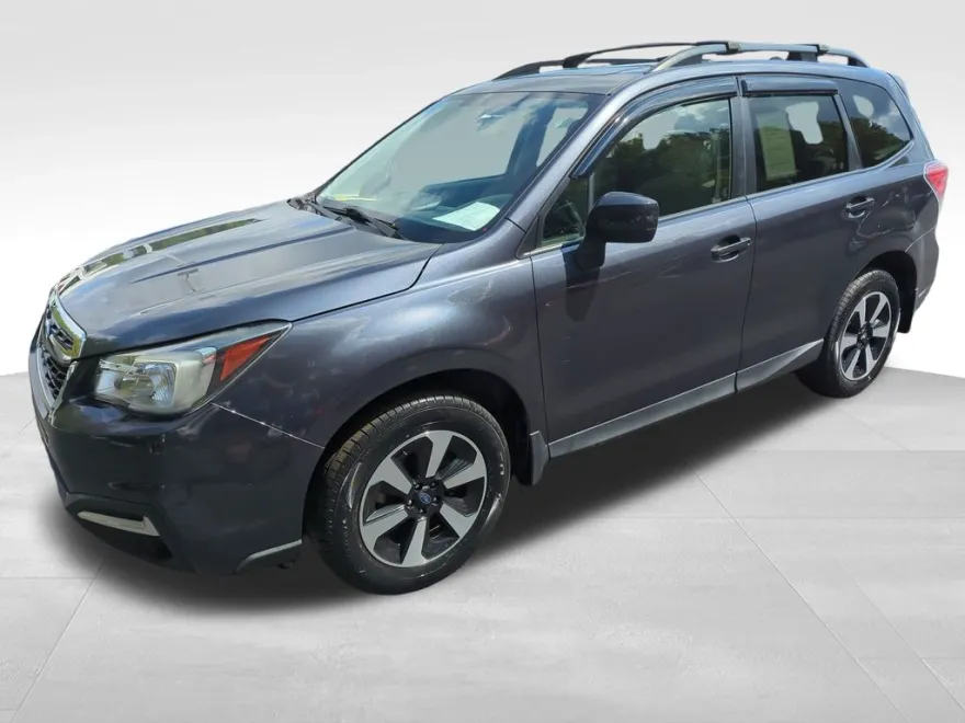 2017 Subaru Forester 2.5i Premium photo 1