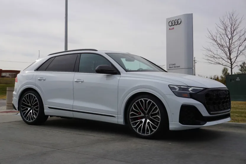 2024 Audi SQ8 Prestige photo 1