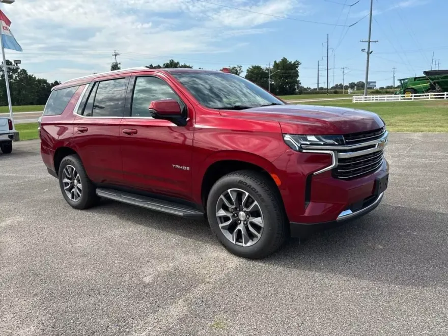 2021 Chevrolet Tahoe LT photo 1