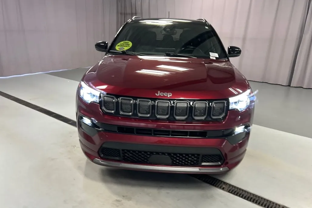 2022 Jeep Compass Limited photo 1