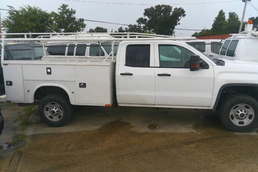 2017 Gmc Sierra Base photo 1