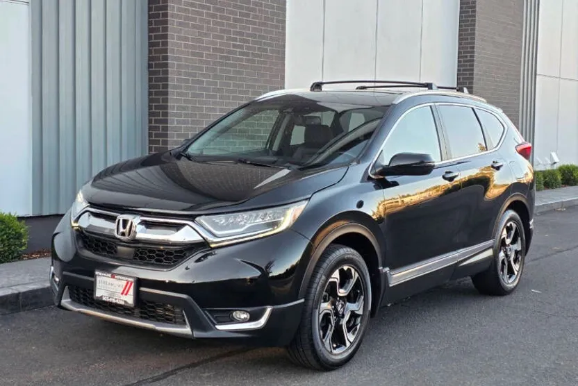 2017 Honda CR-V Touring photo 1
