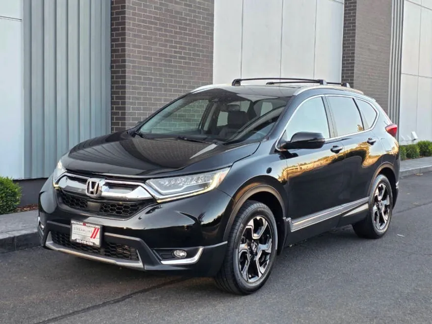2017 Honda CR-V Touring photo 1