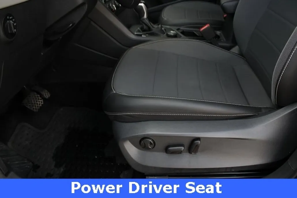 2022 Volkswagen Taos SE photo 1