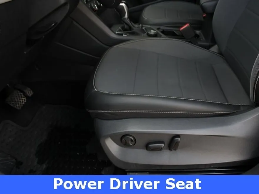 2022 Volkswagen Taos SE photo 1