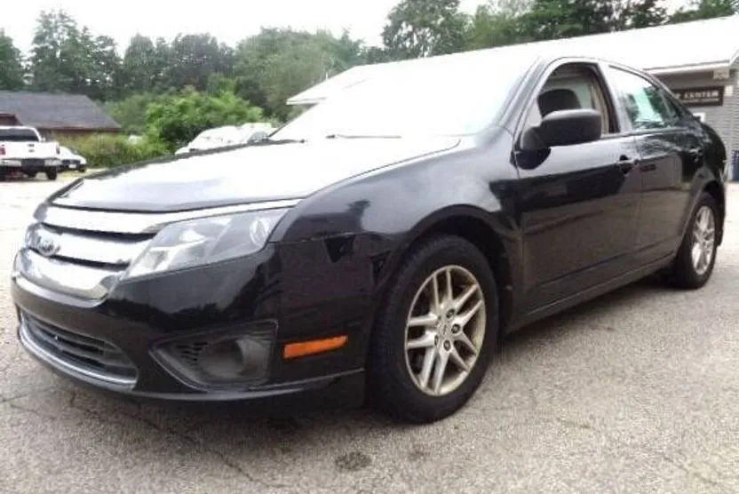 2011 Ford Fusion S photo 1