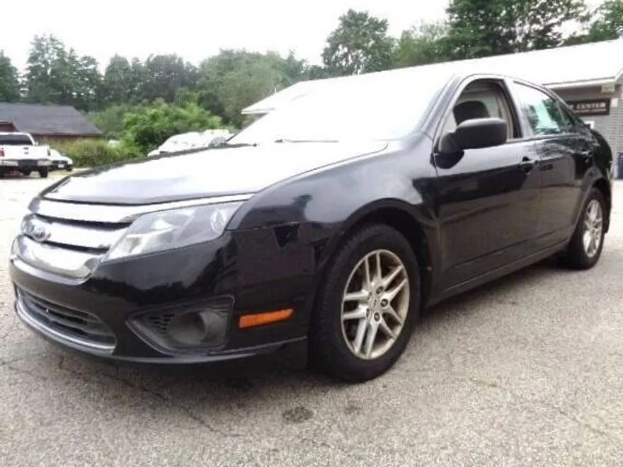 2011 Ford Fusion S photo 1