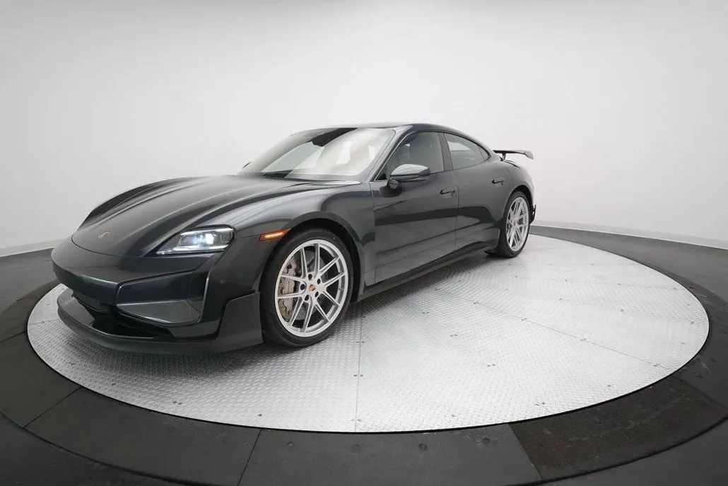 2025 Porsche Taycan Turbo GT photo 1
