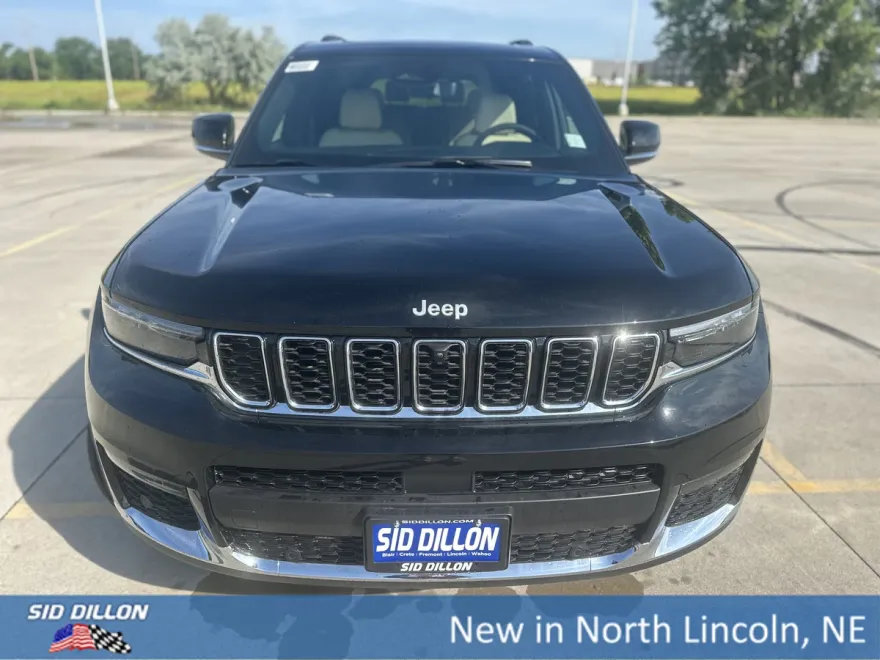 2025 Jeep Grand Cherokee Limited photo 1