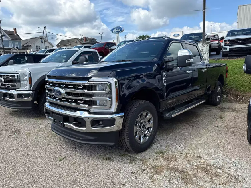 2025 Ford F-350 Lariat photo 1