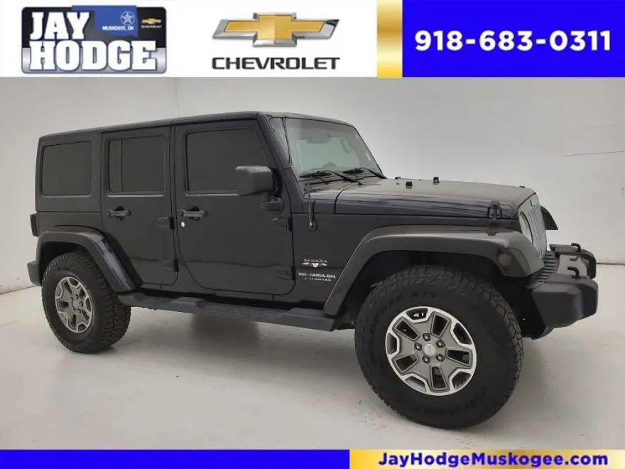 2016 Jeep Wrangler Unlimited Sahara photo 1