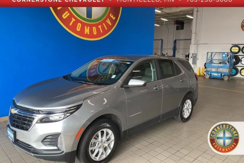 2024 Chevrolet Equinox LT photo 1