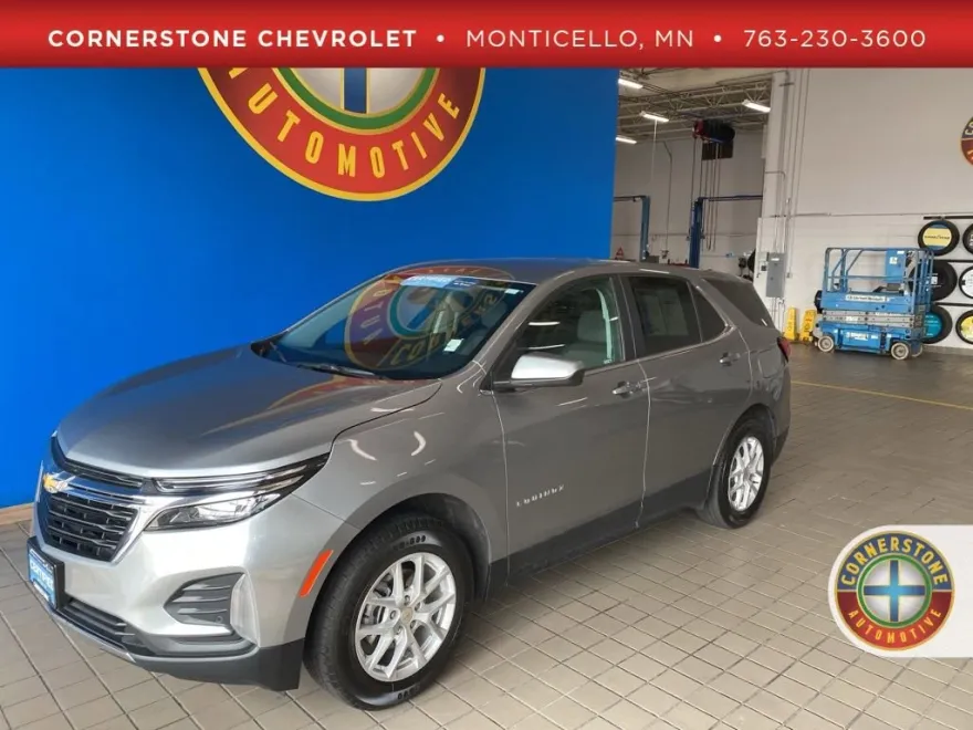 2024 Chevrolet Equinox LT photo 1