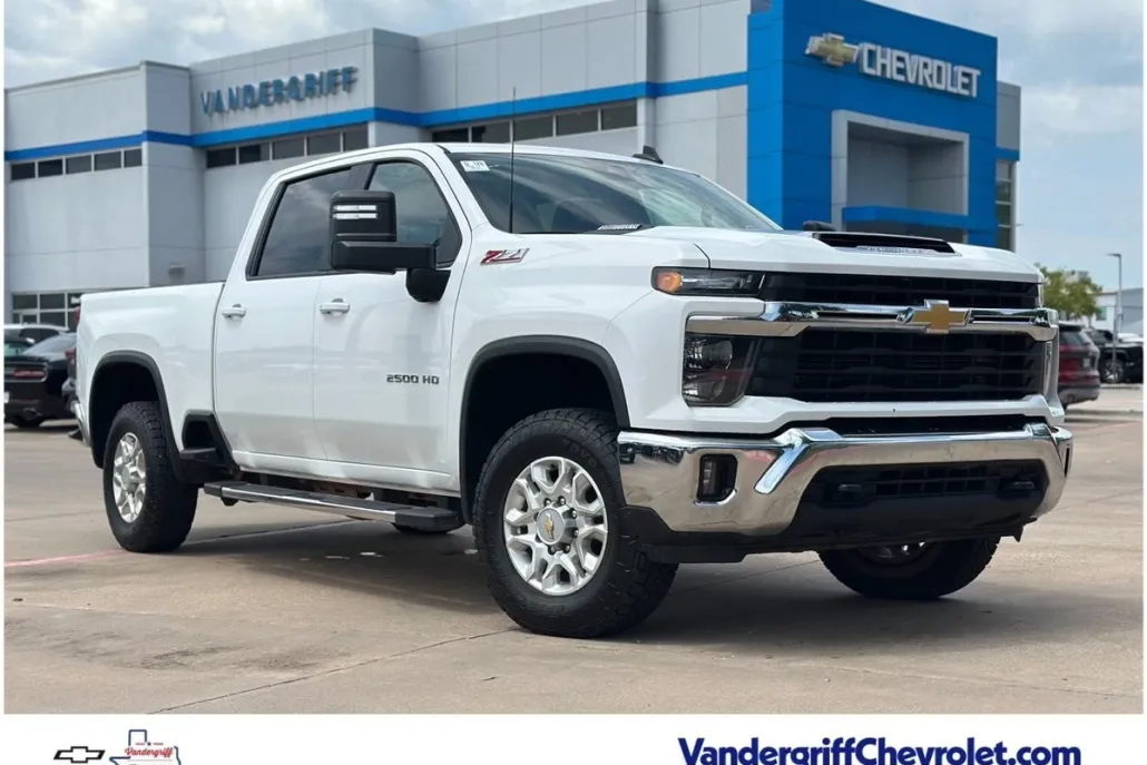 2025 Chevrolet Silverado 2500HD LT photo 1