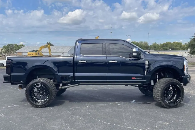 2024 Ford F-250 Platinum photo 1