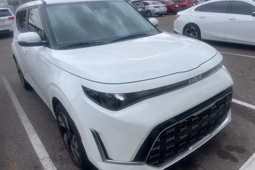 2023 Kia Soul GT-Line photo 1