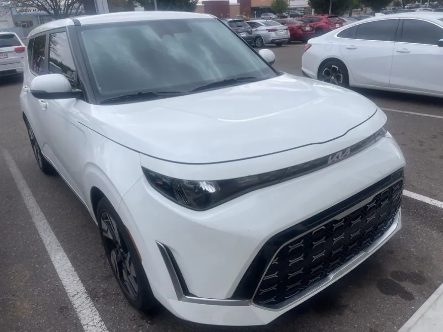 2023 Kia Soul GT-Line photo 1