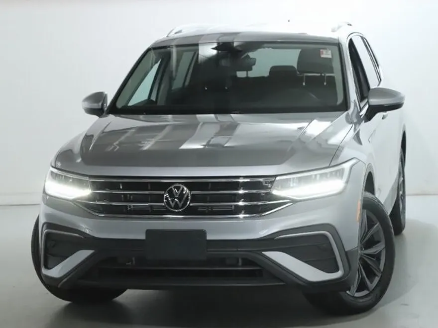 2022 Volkswagen Tiguan SE photo 1