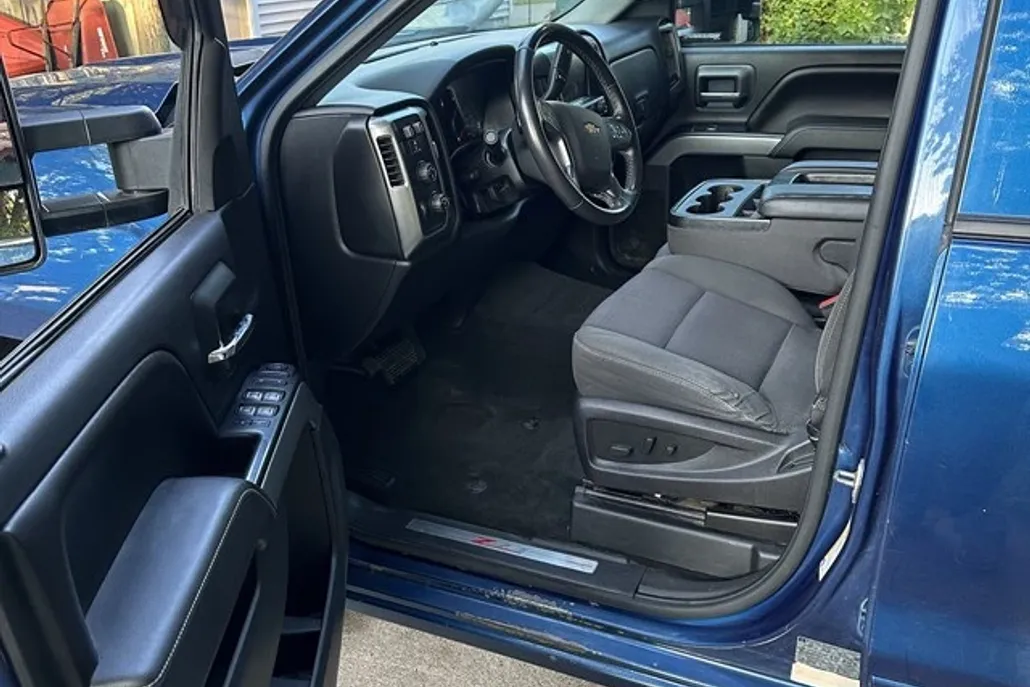 2016 Chevrolet Silverado 1500 LT photo 1