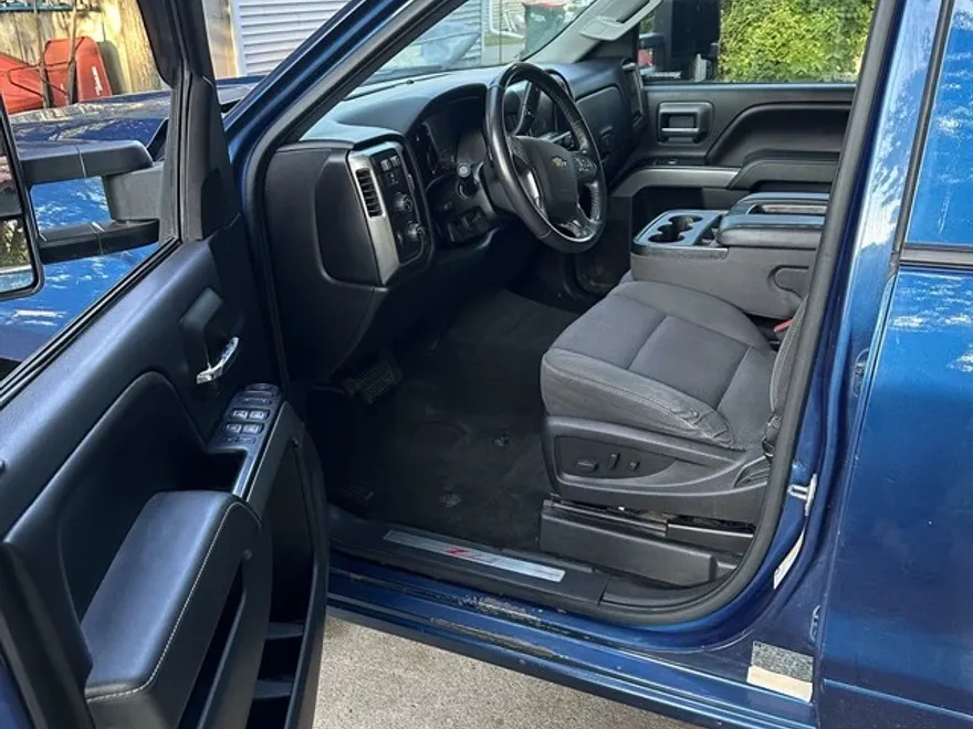 2016 Chevrolet Silverado 1500 LT photo 1