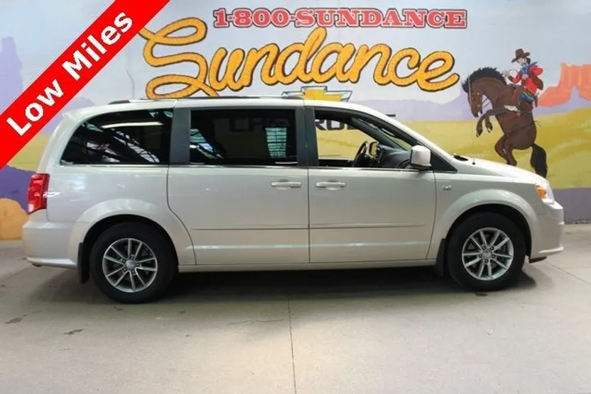 2014 Dodge Grand Caravan SXT photo 1