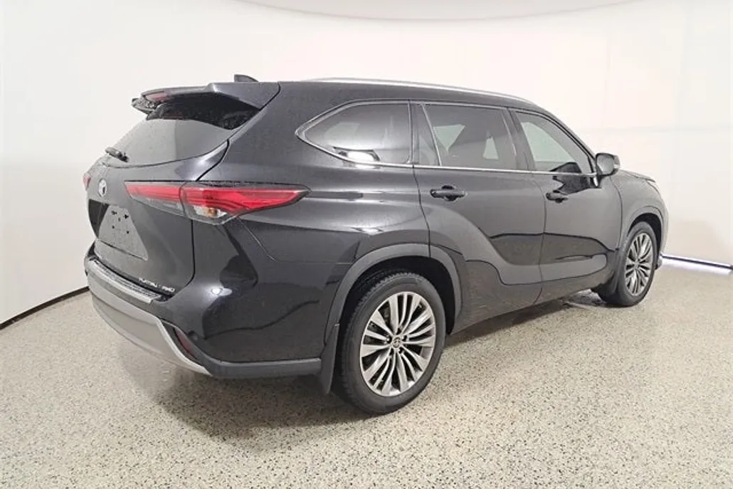 2021 Toyota Highlander Platinum photo 1
