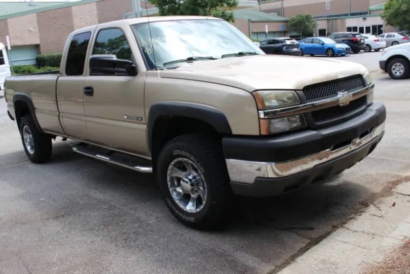 2004 Chevrolet Silverado 2500HD Work Truck photo 1
