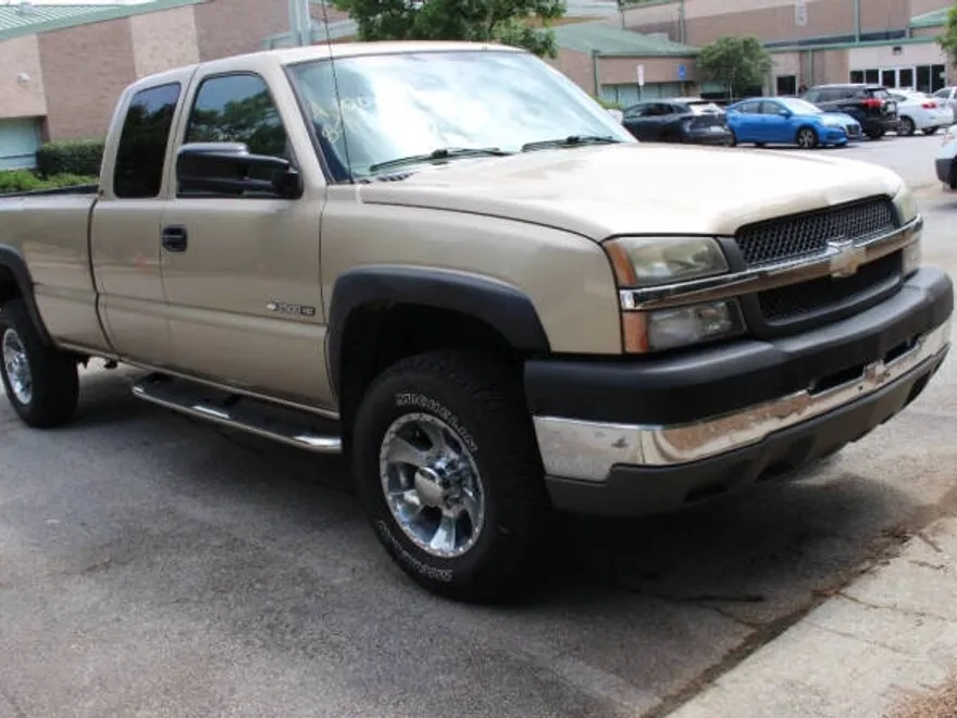 2004 Chevrolet Silverado 2500HD Work Truck photo 1