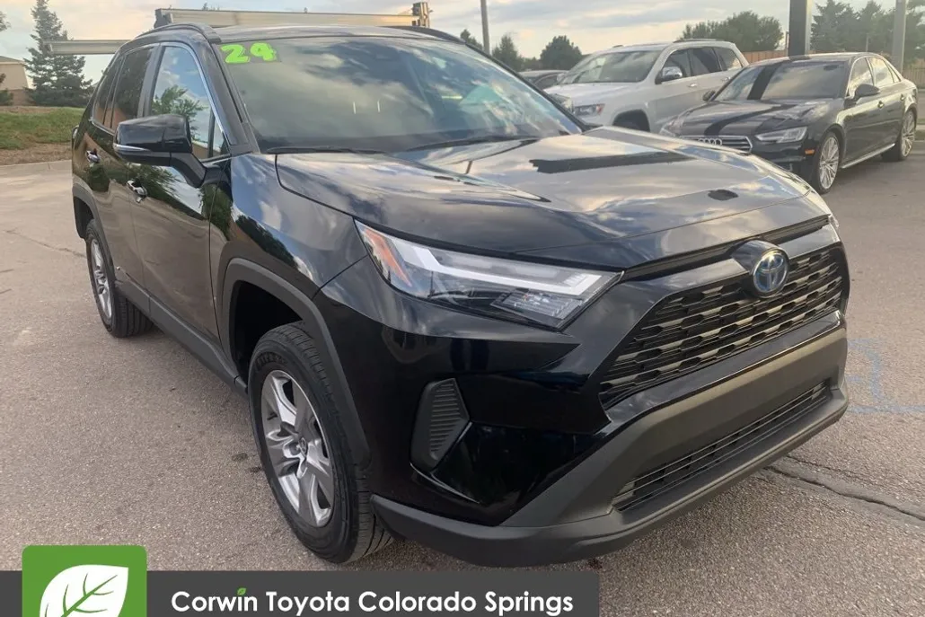 2024 Toyota RAV4 Hybrid XLE photo 1