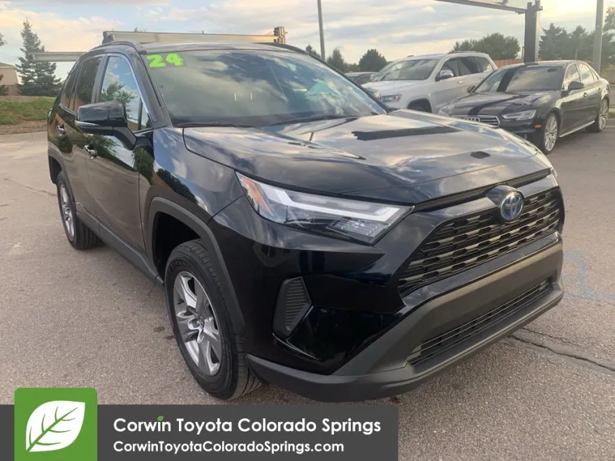 2024 Toyota RAV4 Hybrid XLE photo 1