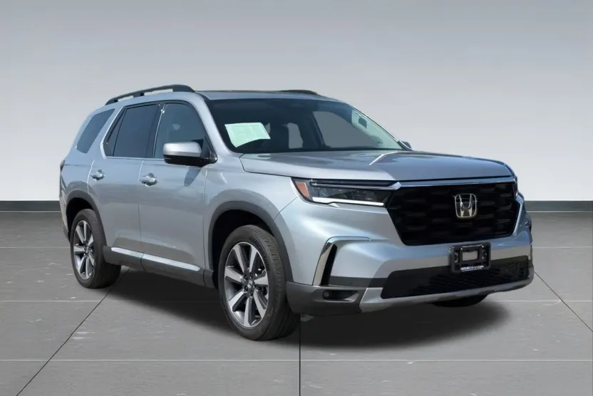 2024 Honda Pilot Touring photo 1
