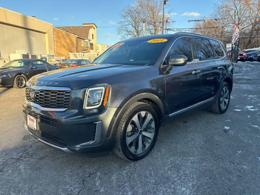 2021 Kia Telluride S photo 1