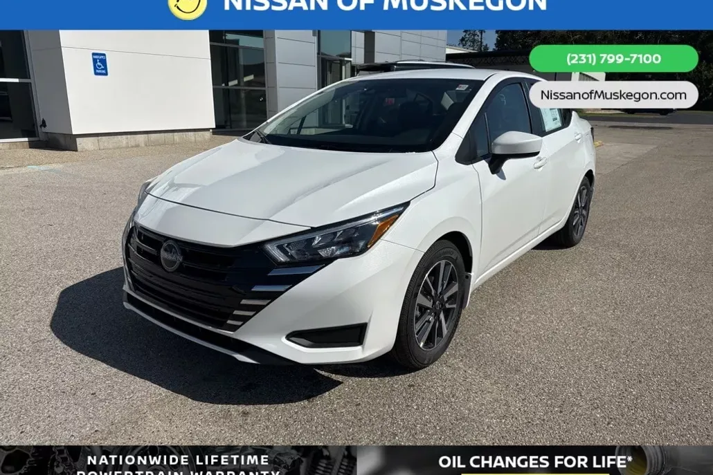 2025 Nissan Versa 1.6 SV photo 1