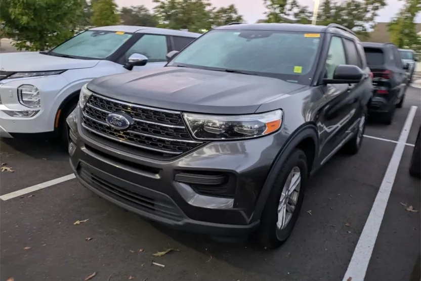 2020 Ford Explorer XLT photo 1