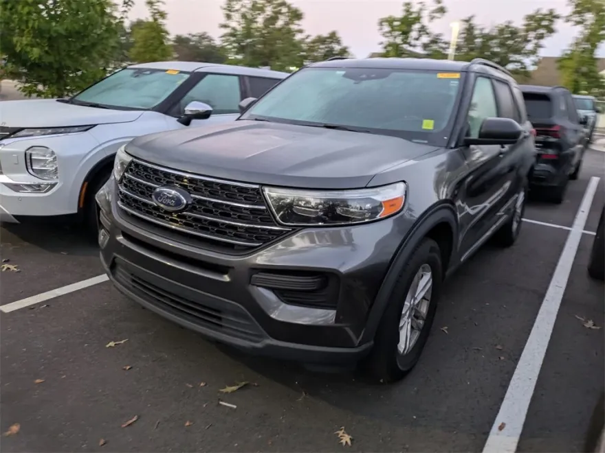 2020 Ford Explorer XLT photo 1