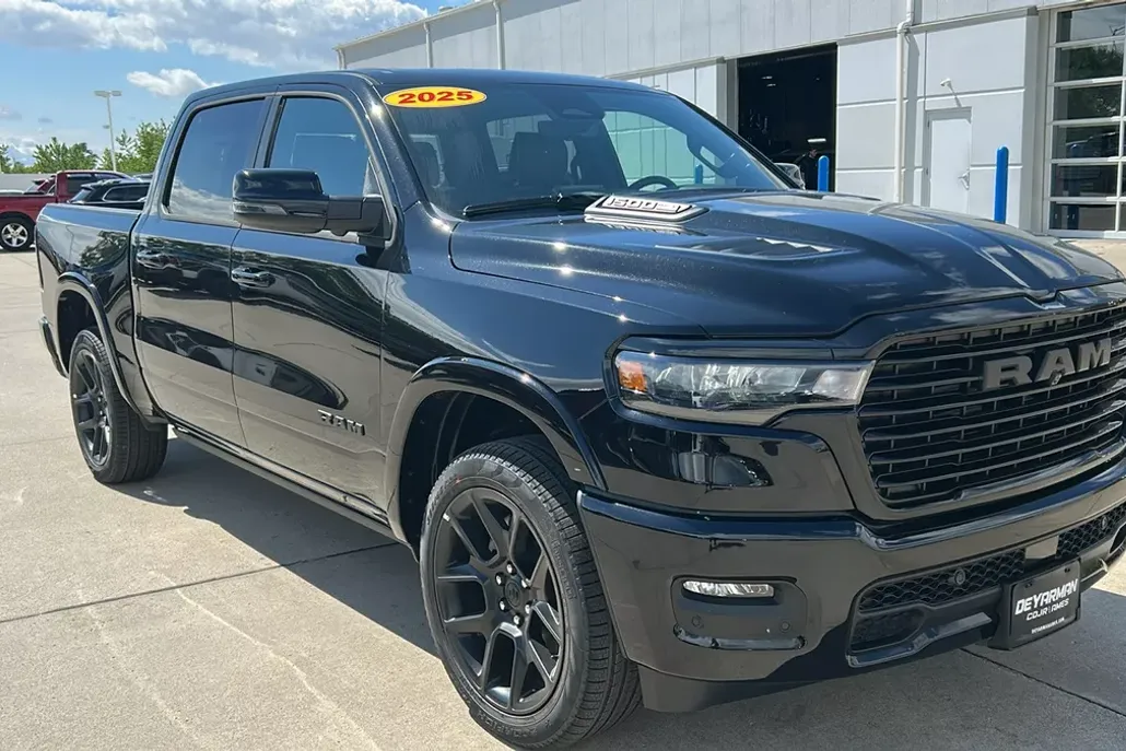 2025 Ram 1500 Laramie photo 1