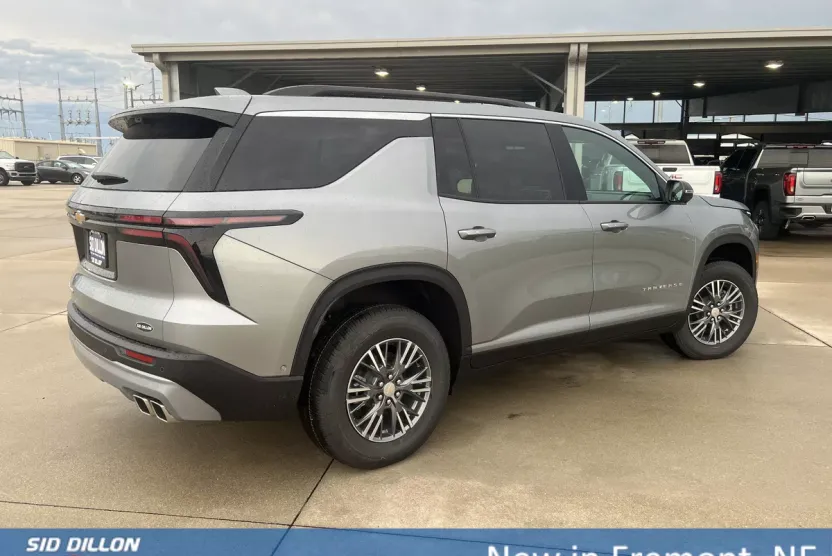 2026 Chevrolet Traverse photo 1