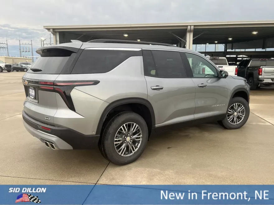 2026 Chevrolet Traverse photo 1