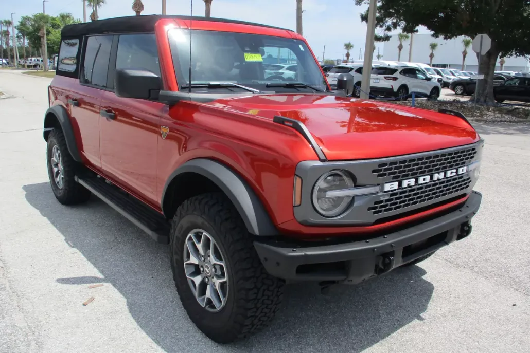 2024 Ford Bronco Badlands photo 1