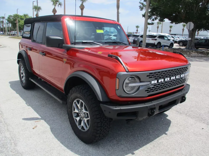 2024 Ford Bronco Badlands photo 1