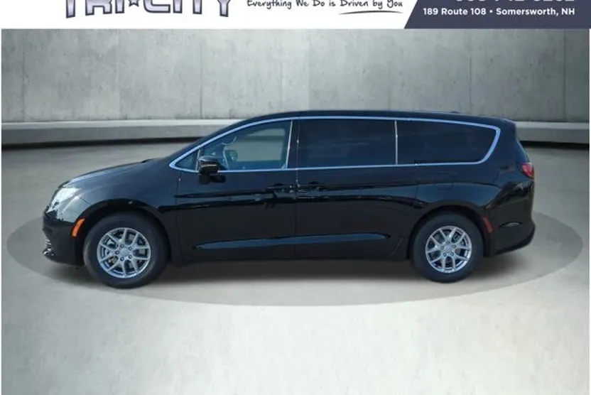 2026 Chrysler Voyager LX photo 1