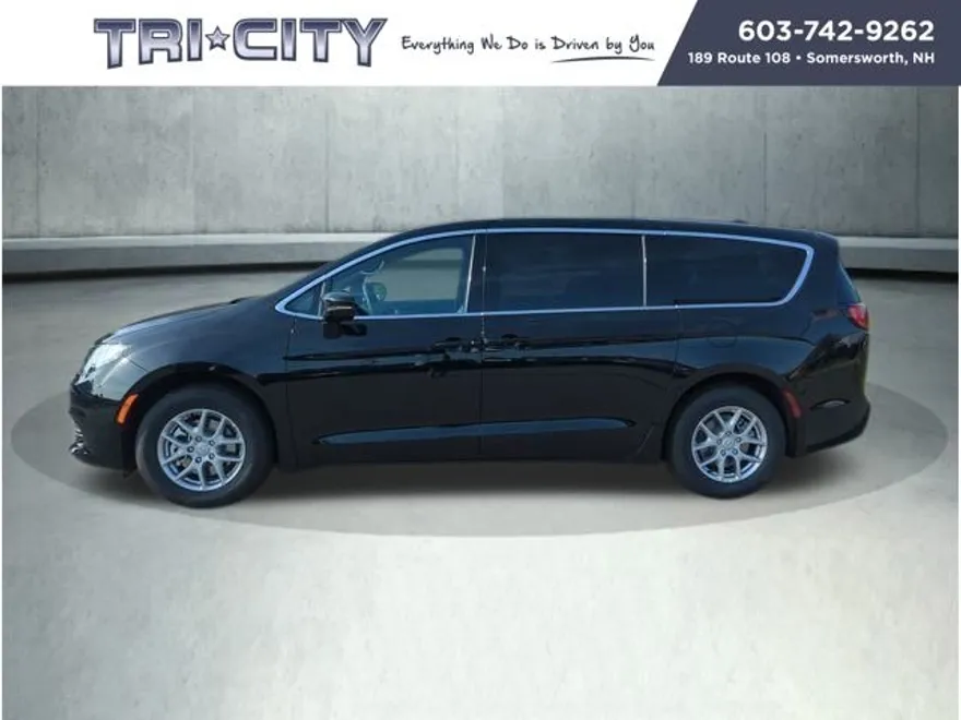 2026 Chrysler Voyager LX photo 1