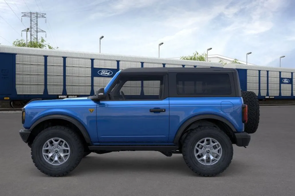 2025 Ford Bronco Badlands photo 1