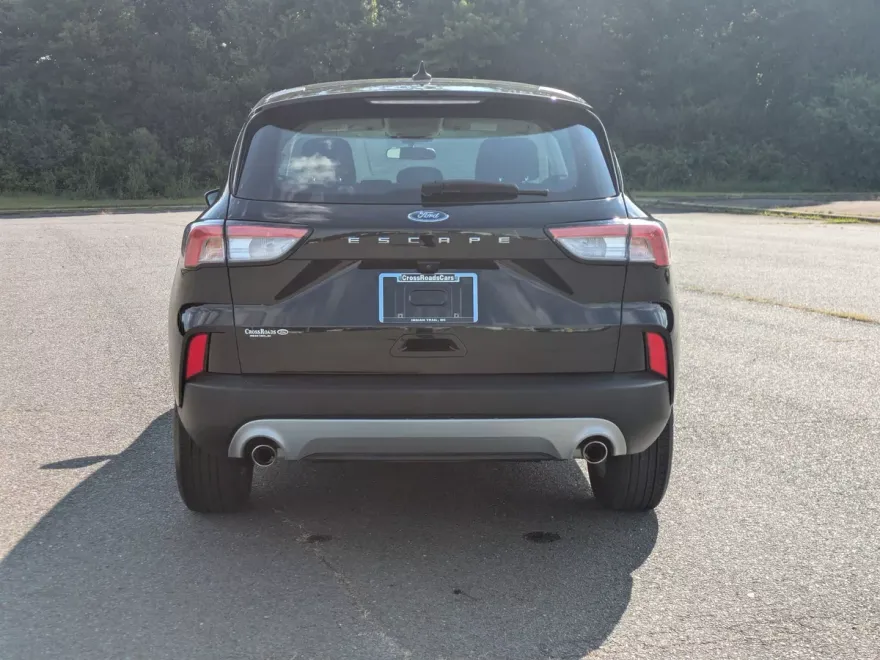 2022 Ford Escape S photo 1