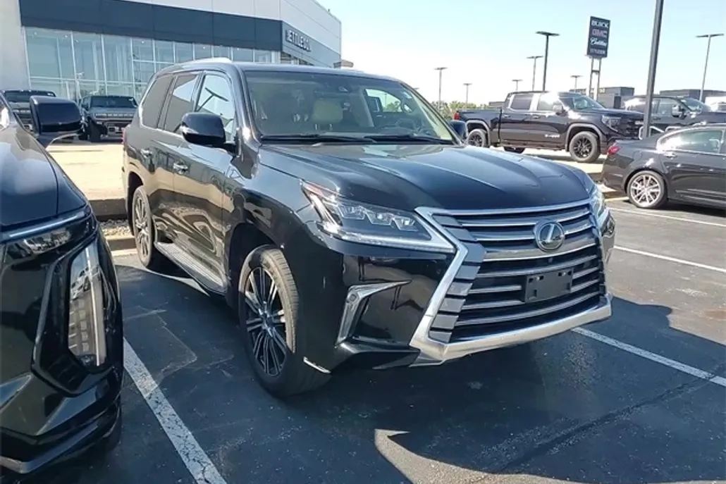 2021 Lexus LX 570 photo 1