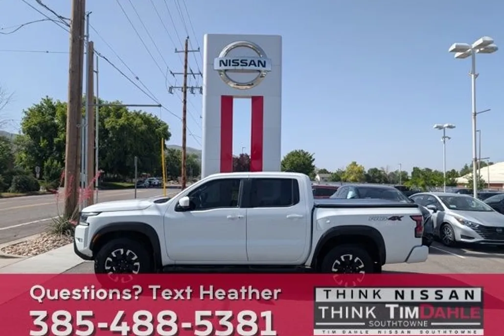 2022 Nissan Frontier PRO-4X photo 1