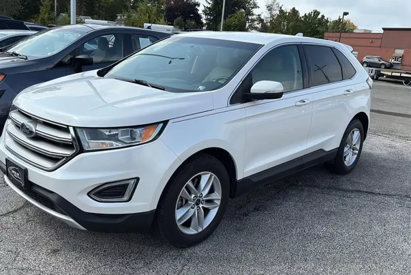 2016 Ford Edge SEL photo 1
